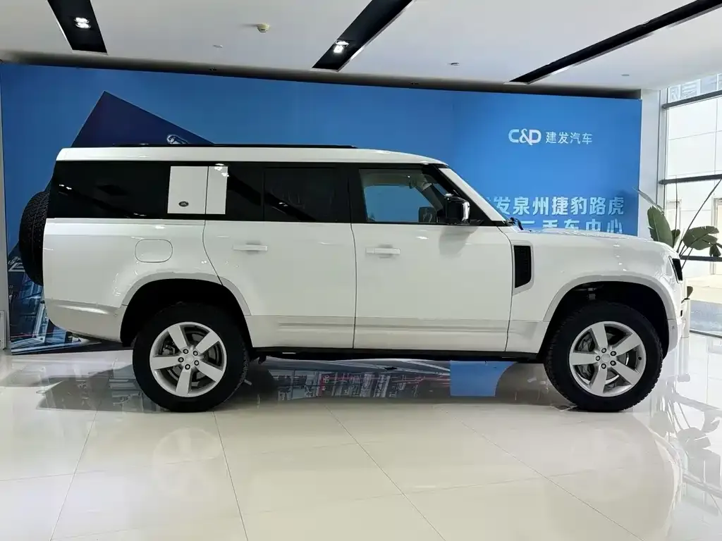 Land Rover Defender — фото 10