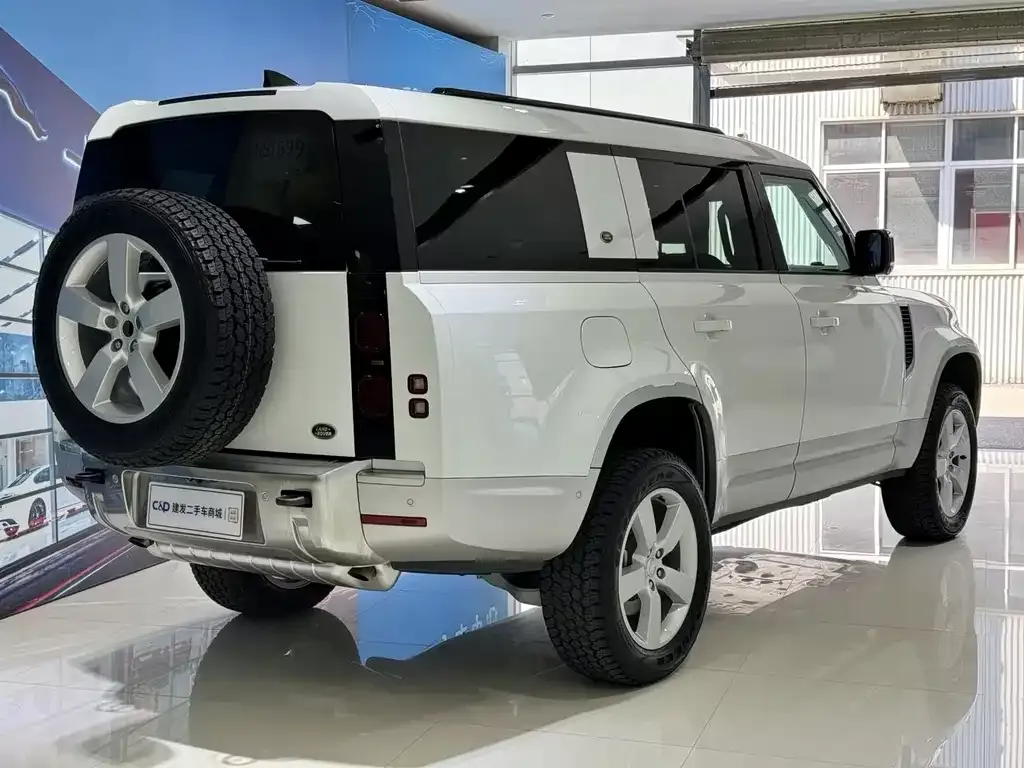 Land Rover Defender — фото 6