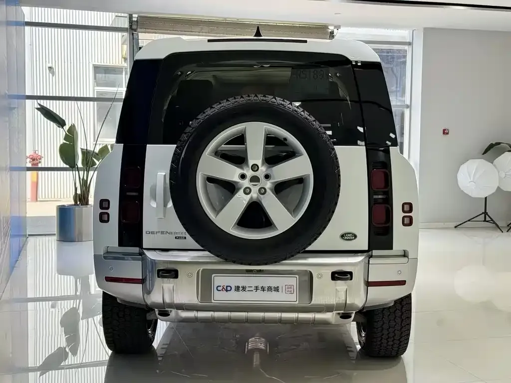 Land Rover Defender — фото 7