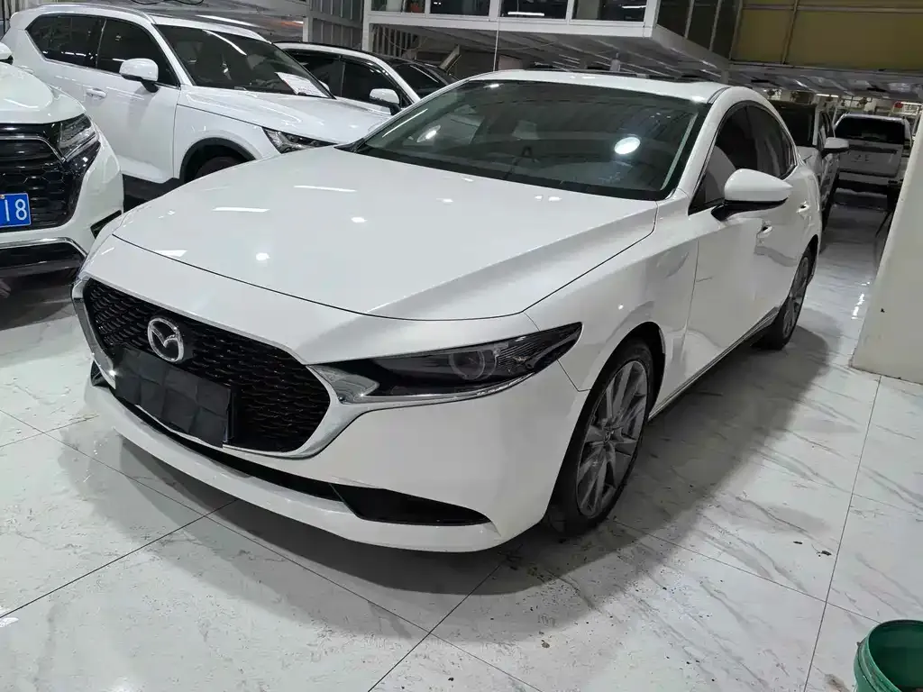 Mazda 3 Axela — фото 1