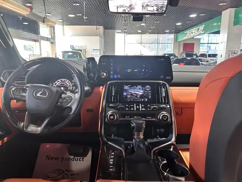 Lexus LX — фото 2