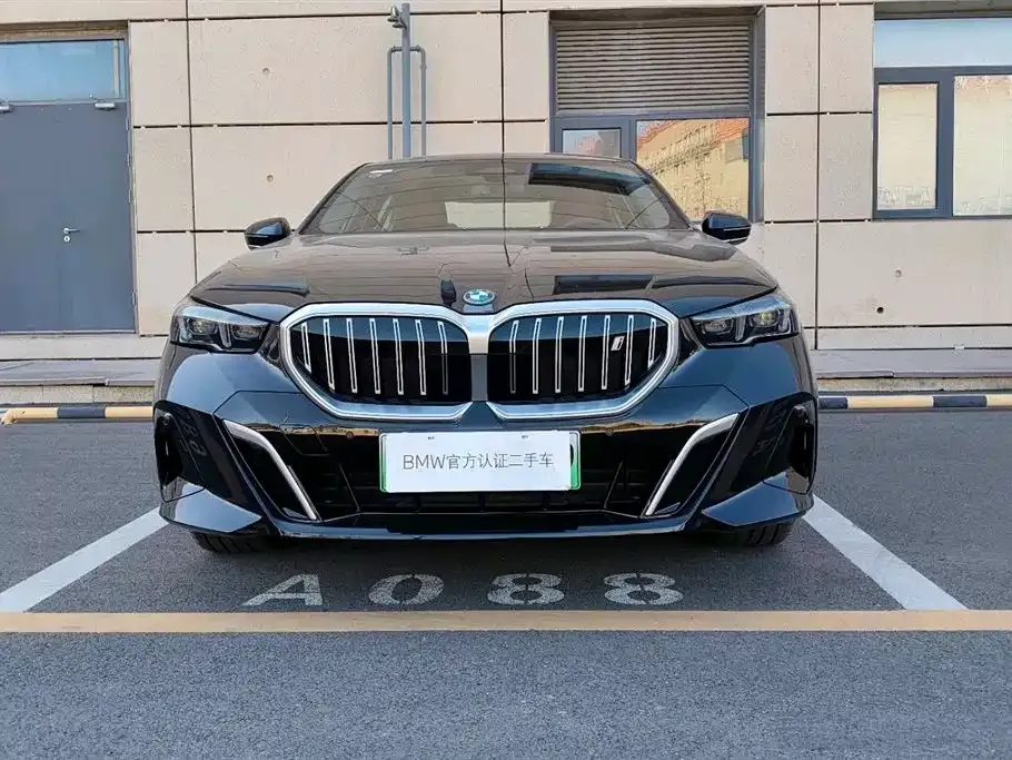 BMW i5 — фото 8