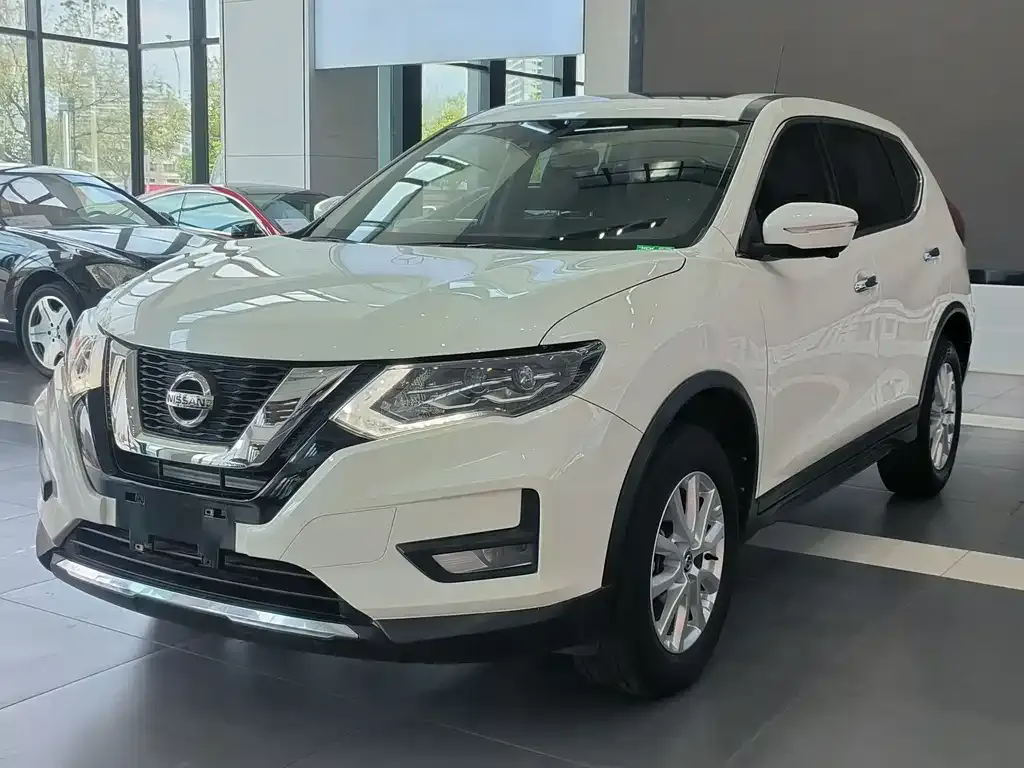 Nissan X-Trail — фото 1