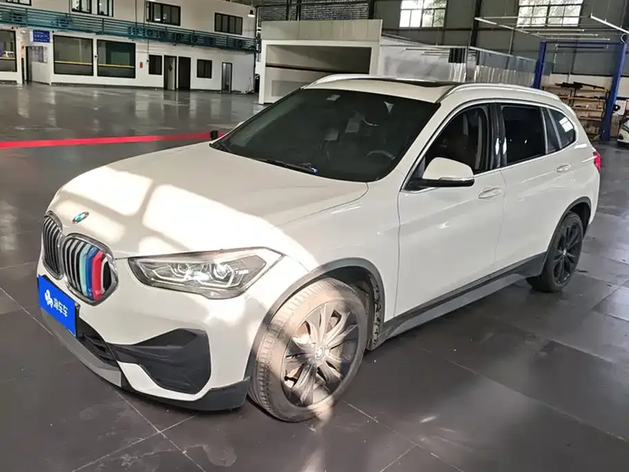 BMW X1 — фото 1