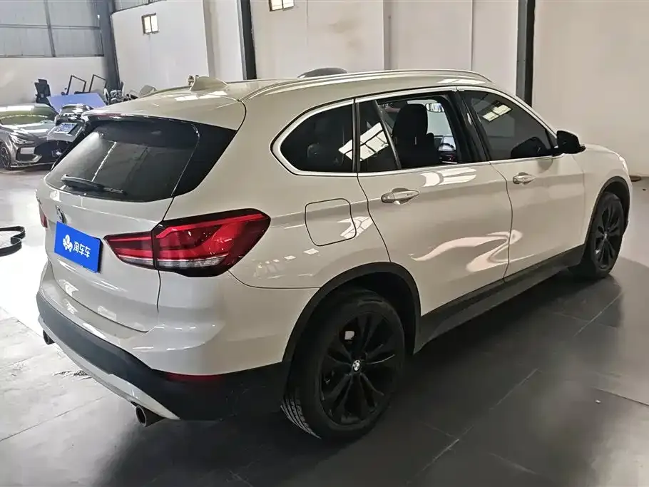 BMW X1 — фото 5
