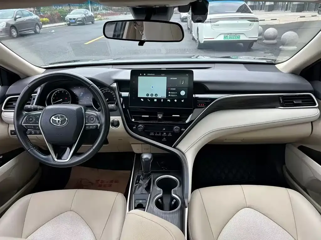 Toyota Camry — фото 4
