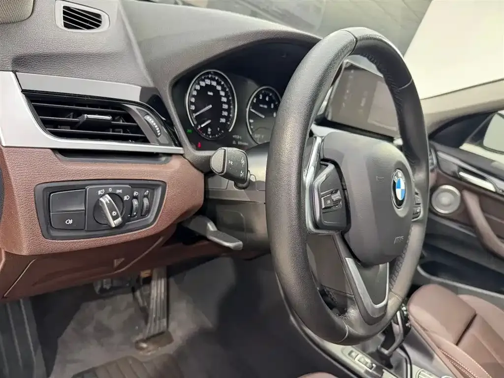 BMW X1 — фото 10