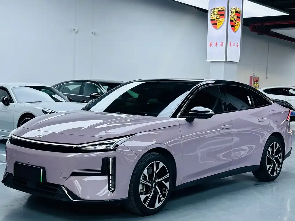 Geely Galaxy L6 — фото 1
