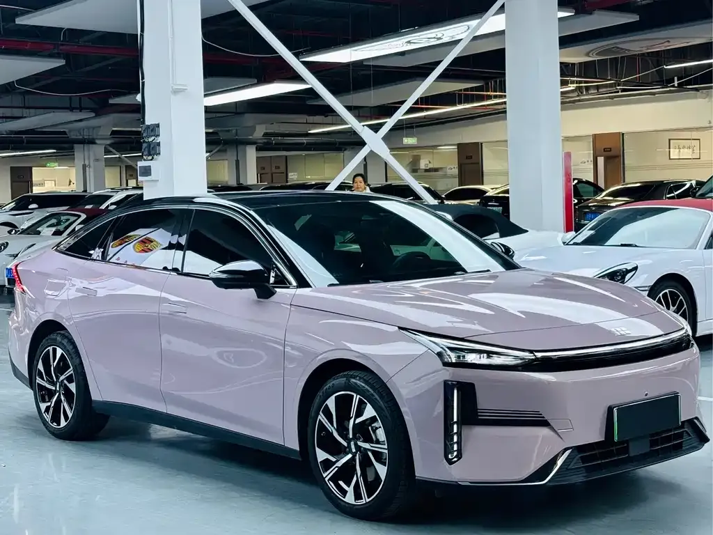 Geely Galaxy L6 — фото 4