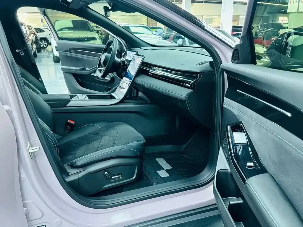 Geely Galaxy L6 — фото 7