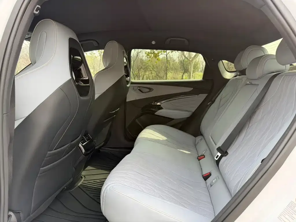 BYD Seal — фото 2