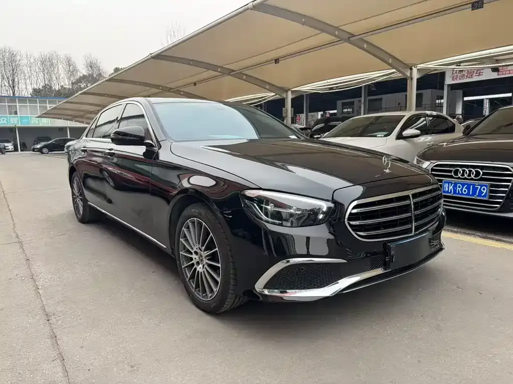 Mercedes-Benz E-Class — фото 1