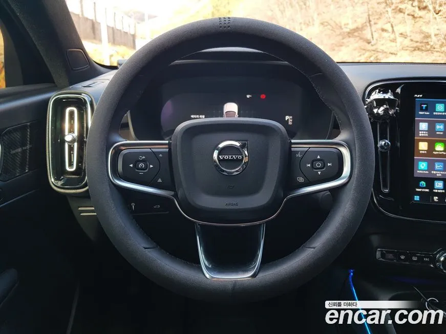 Volvo C40 — фото 10