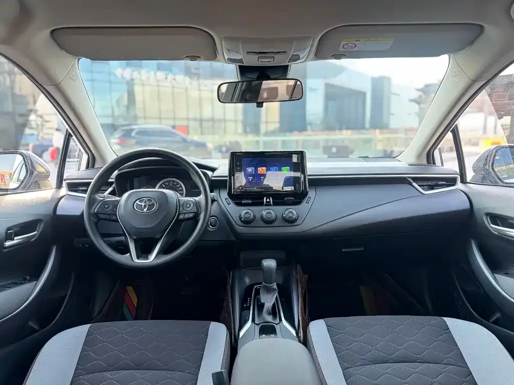 Toyota Corolla — фото 9