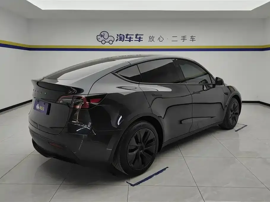 Tesla Model Y — фото 7