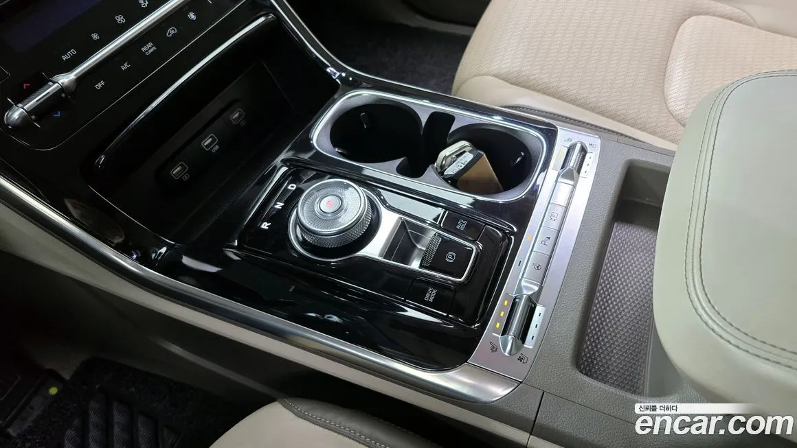 Kia Carnival — фото 10