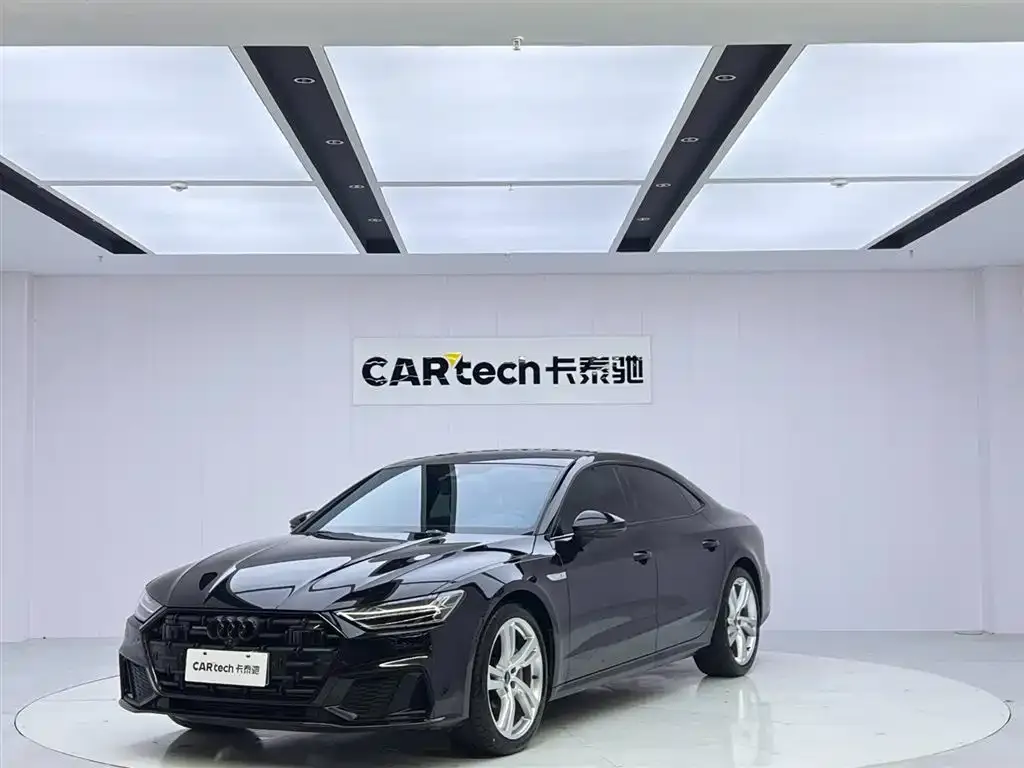Audi A7L — фото 1