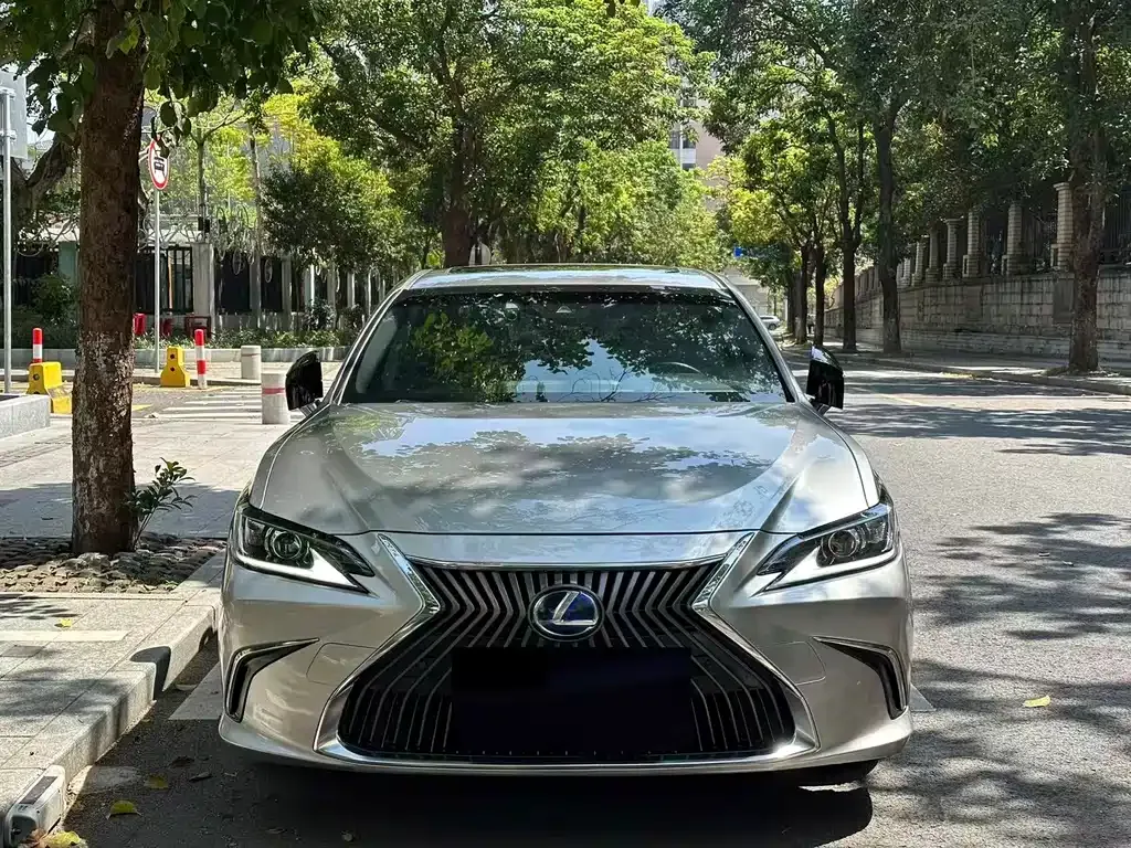 Lexus ES — фото 8