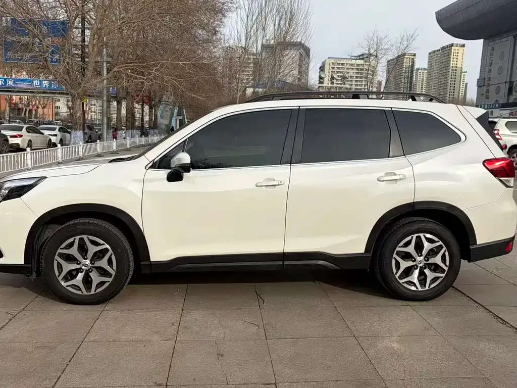 Subaru Forester — фото 10
