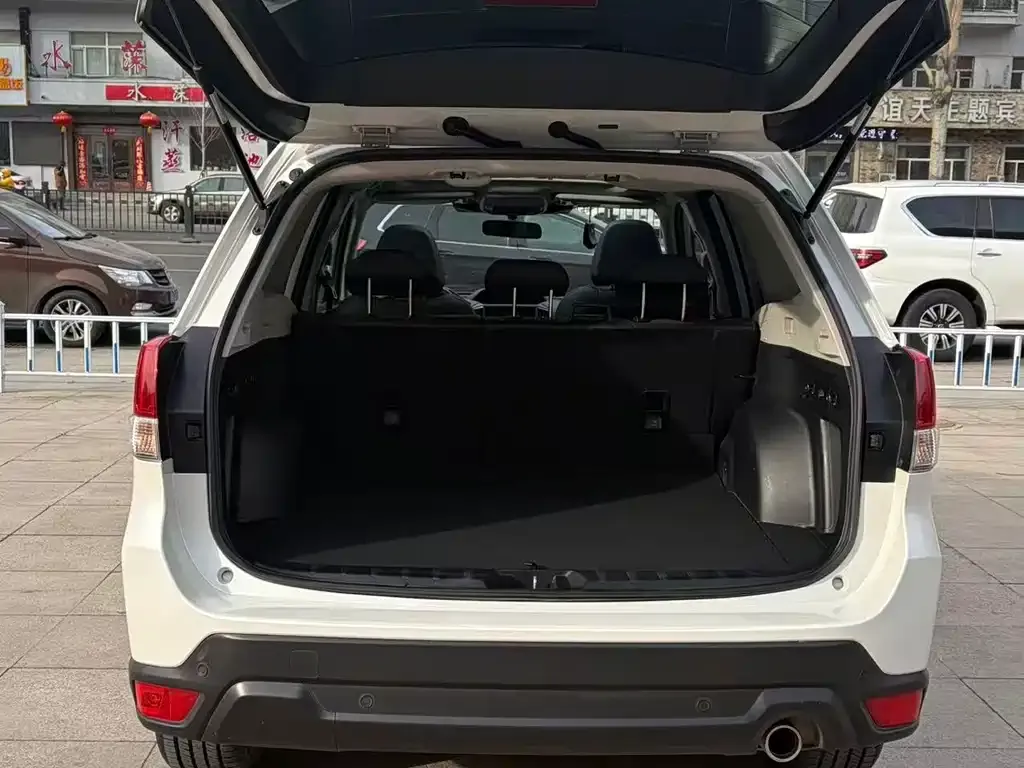 Subaru Forester — фото 4