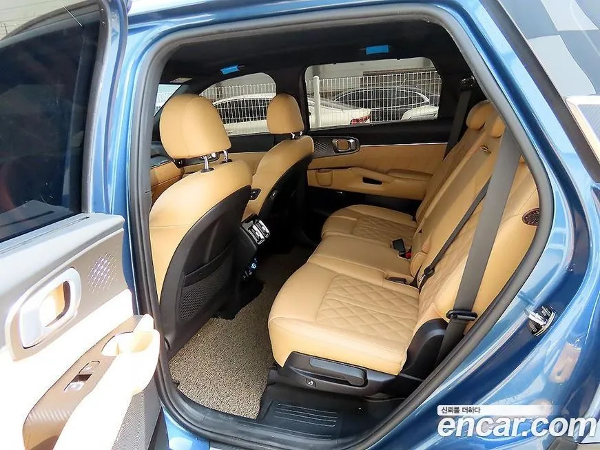 Kia Sorento — фото 10