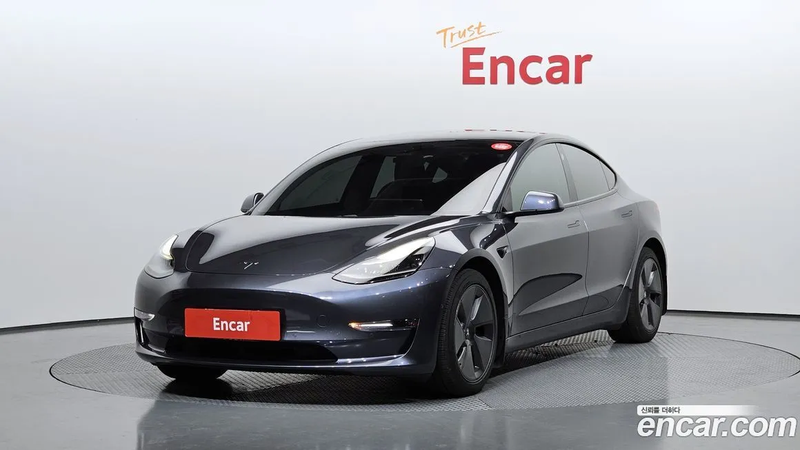 Tesla Model 3 — фото 1