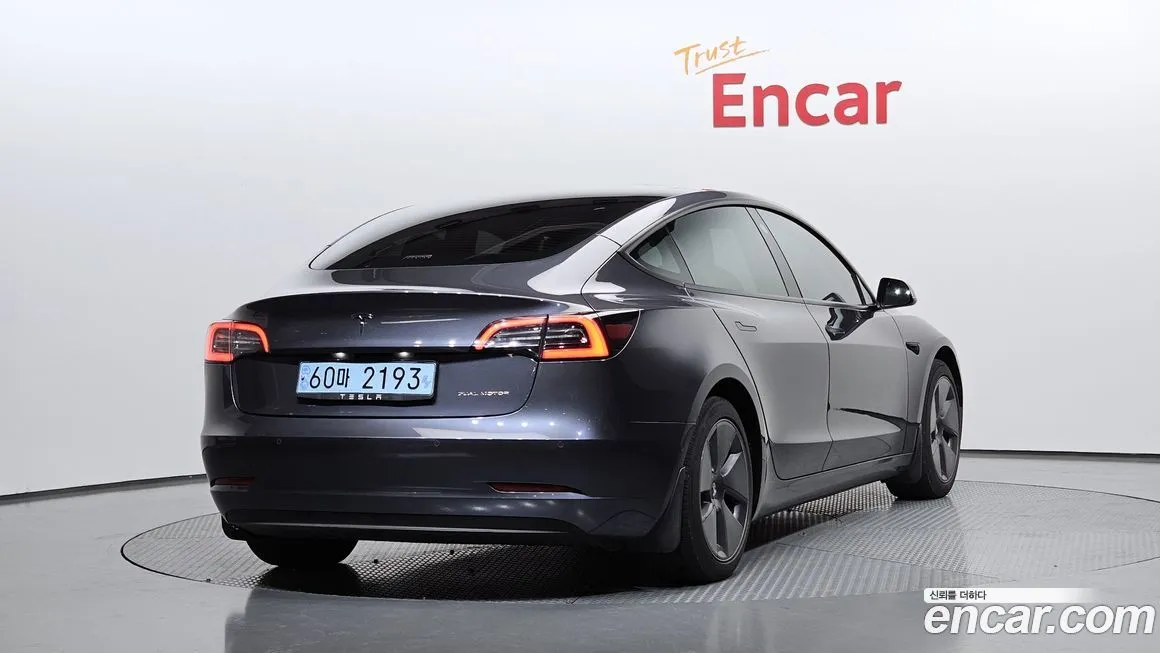 Tesla Model 3 — фото 2