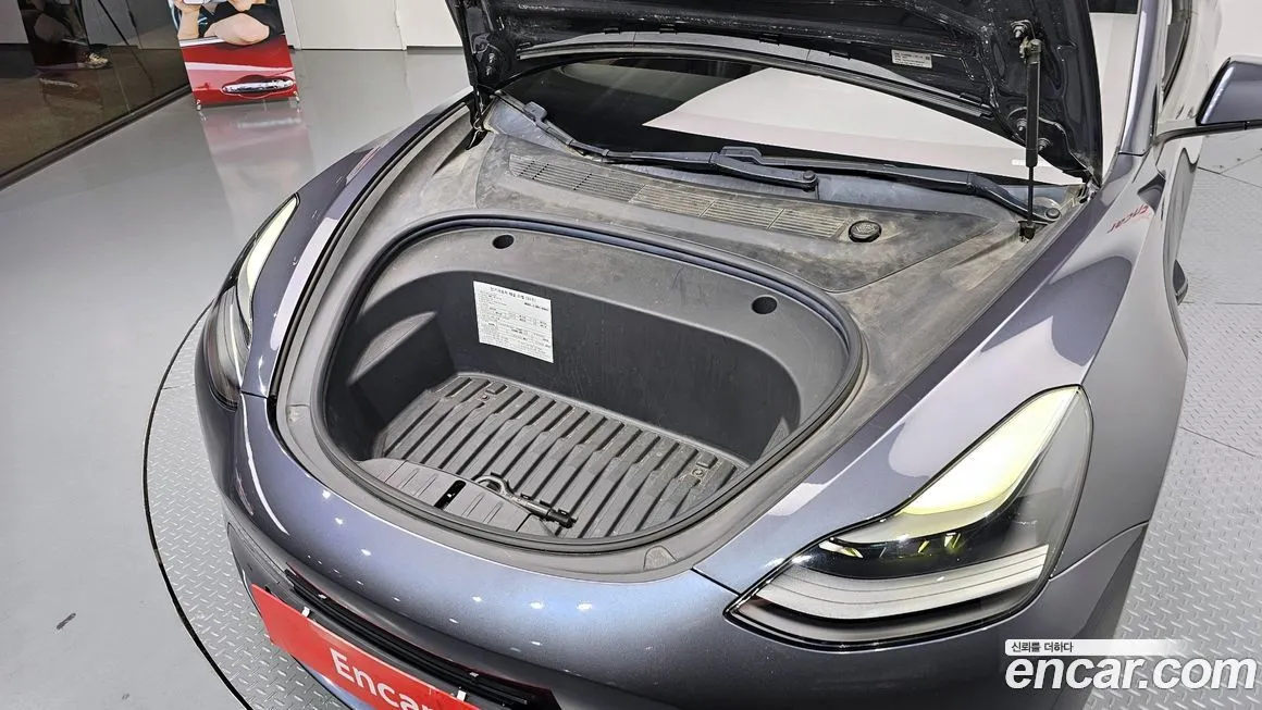 Tesla Model 3 — фото 10