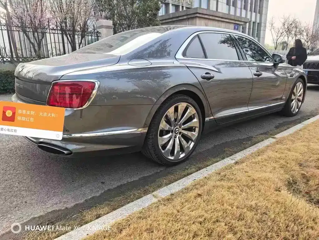 Bentley Flying Spur — фото 9