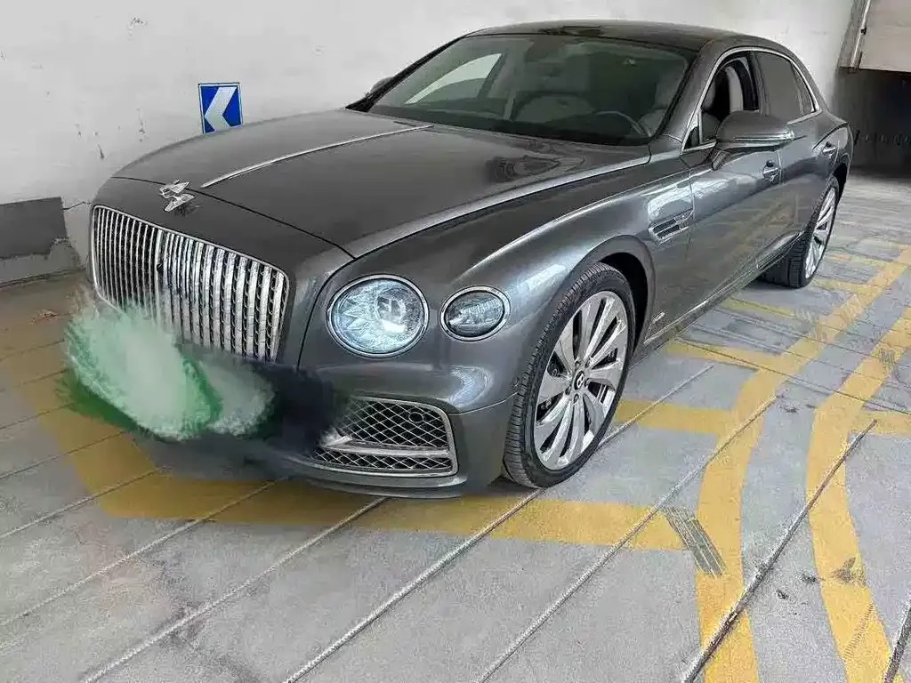 Bentley Flying Spur — фото 5