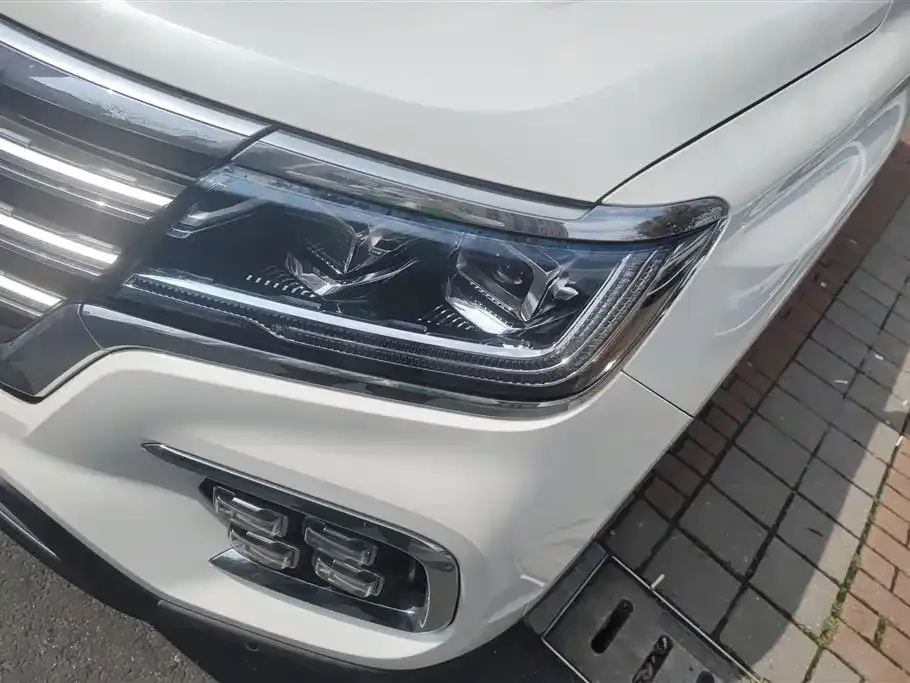 Roewe RX8 — фото 3