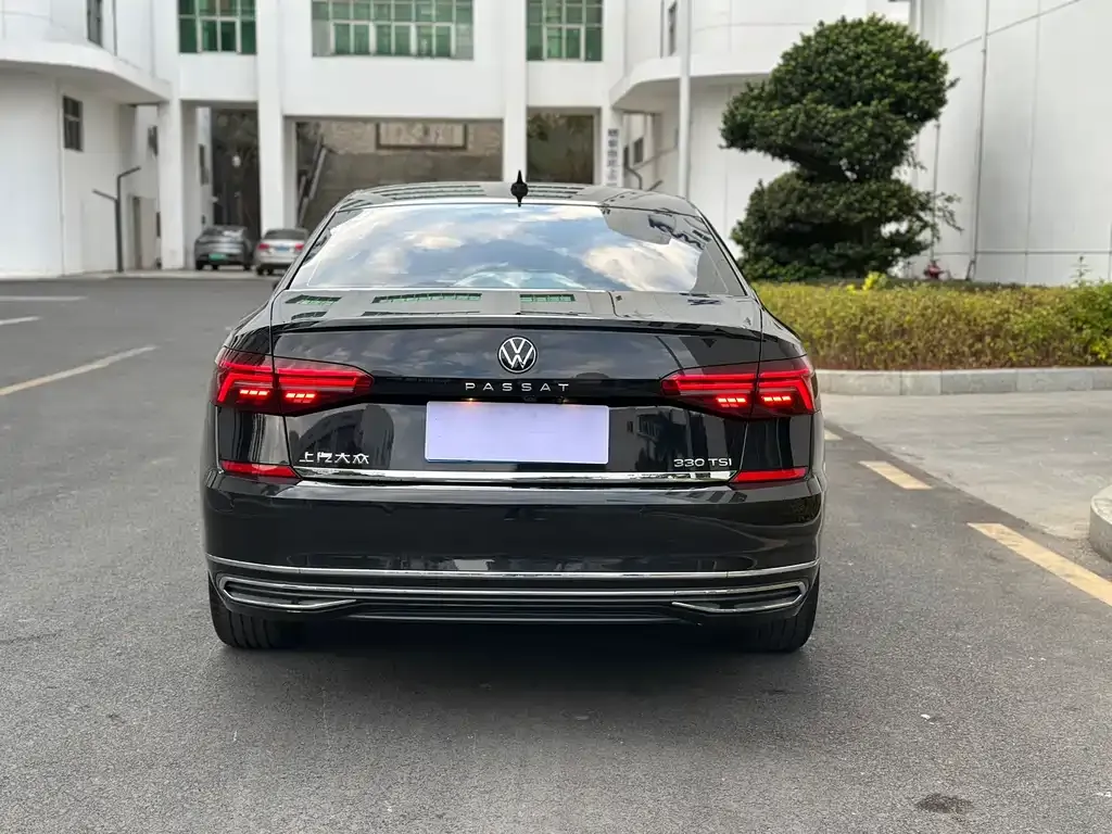 Volkswagen Passat — фото 6