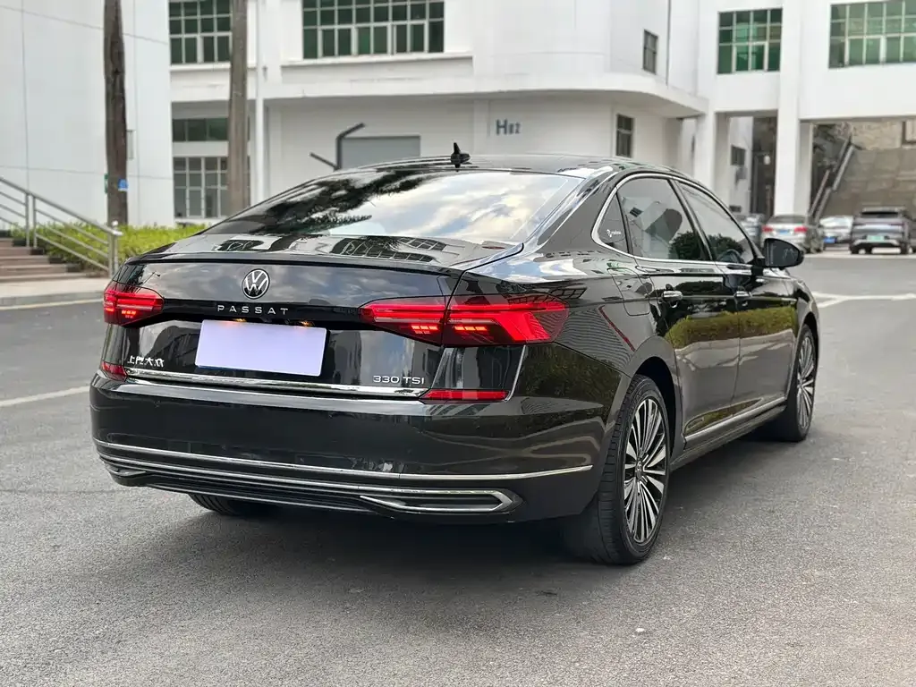 Volkswagen Passat — фото 5
