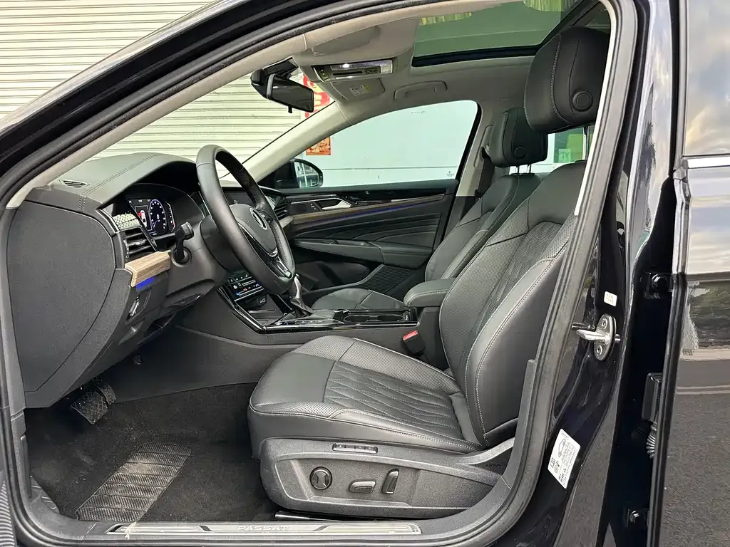 Volkswagen Passat — фото 10