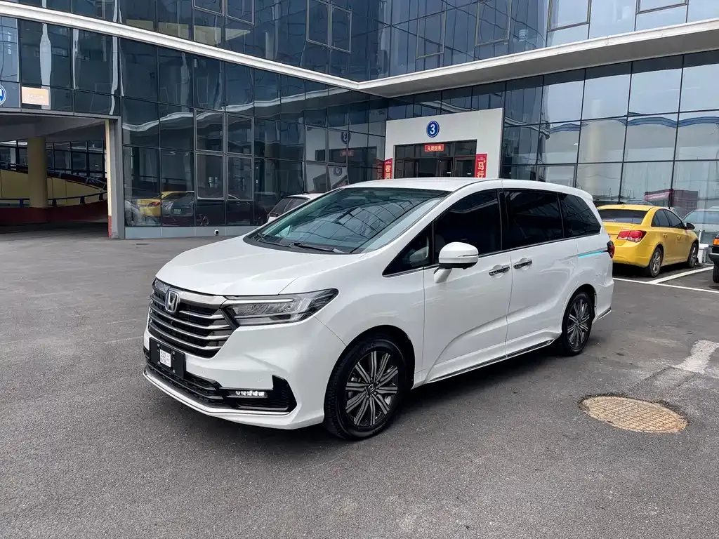 Honda Odyssey — фото 1