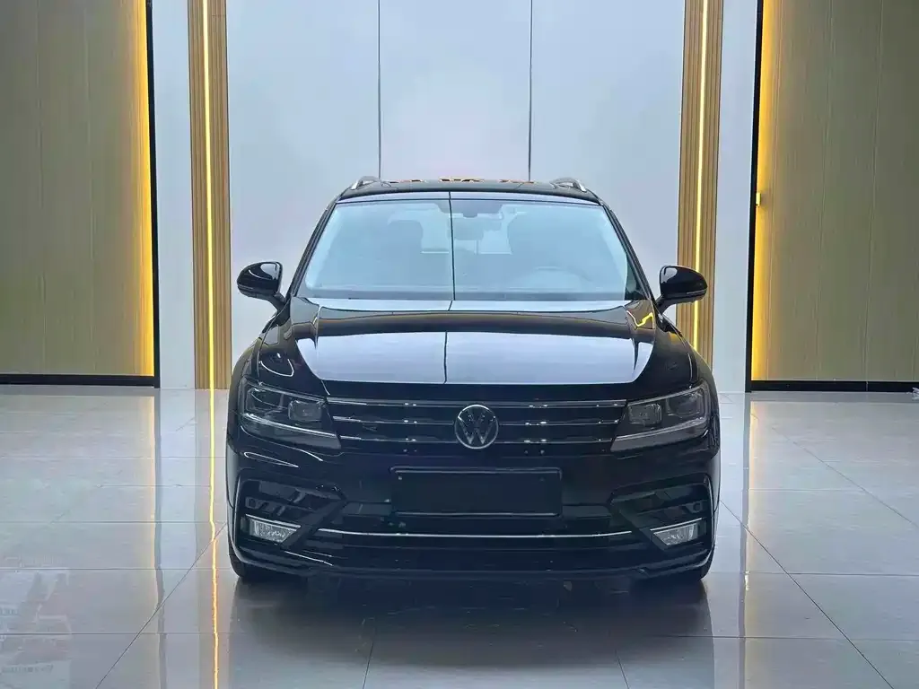 Volkswagen Tiguan L — фото 3