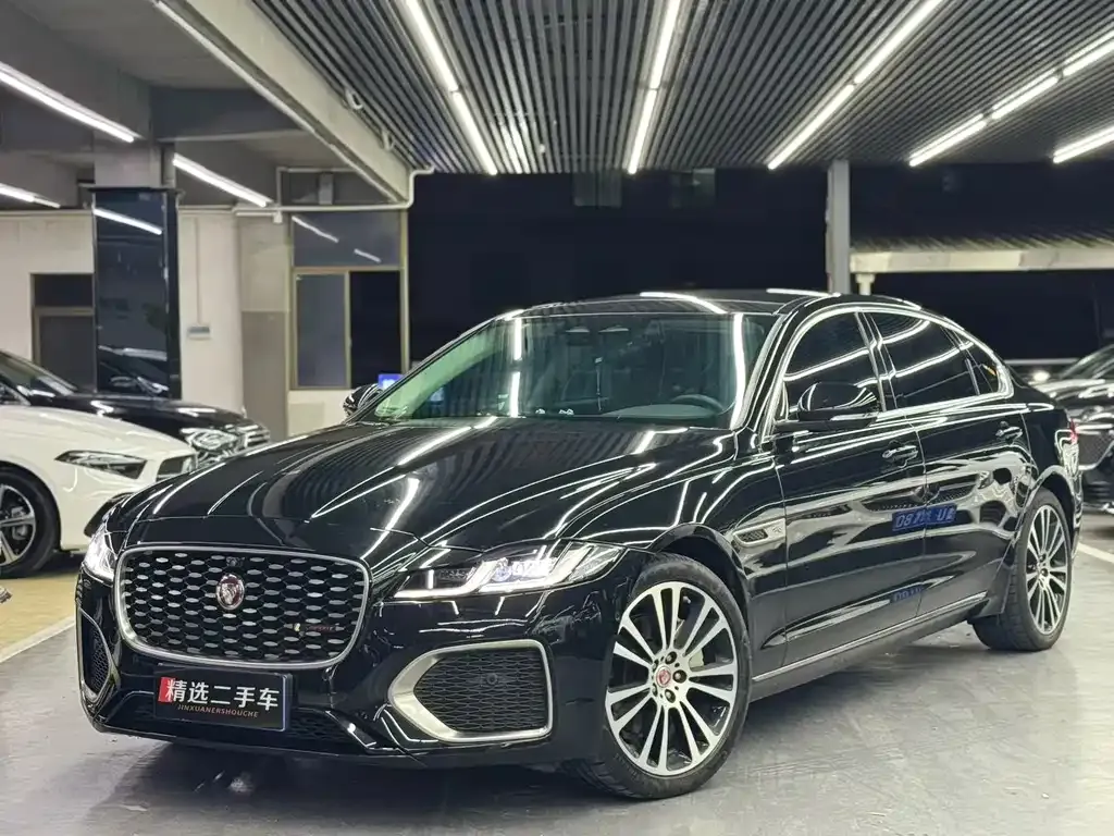 Jaguar XFL — фото 1