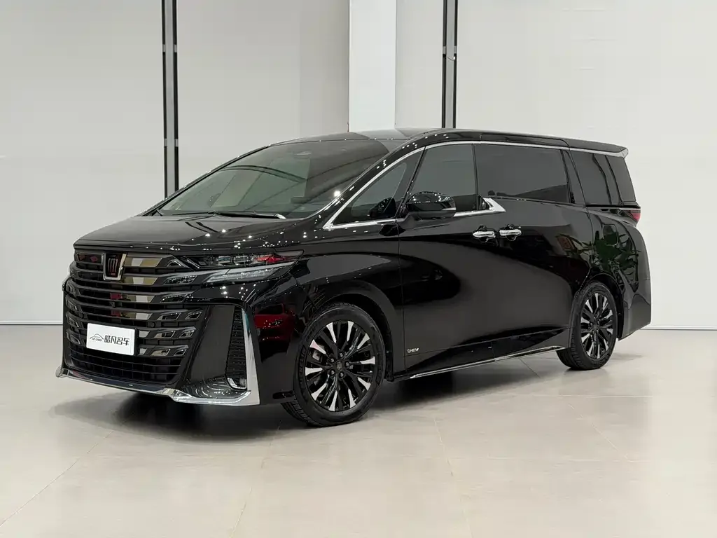 Toyota Vellfire — фото 1