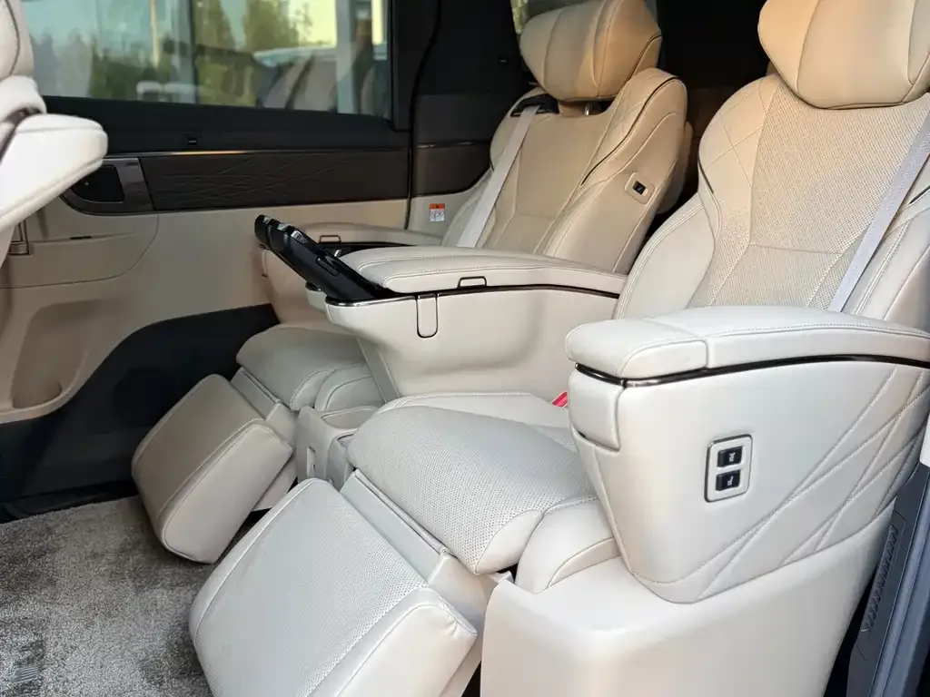 Toyota Vellfire — фото 3
