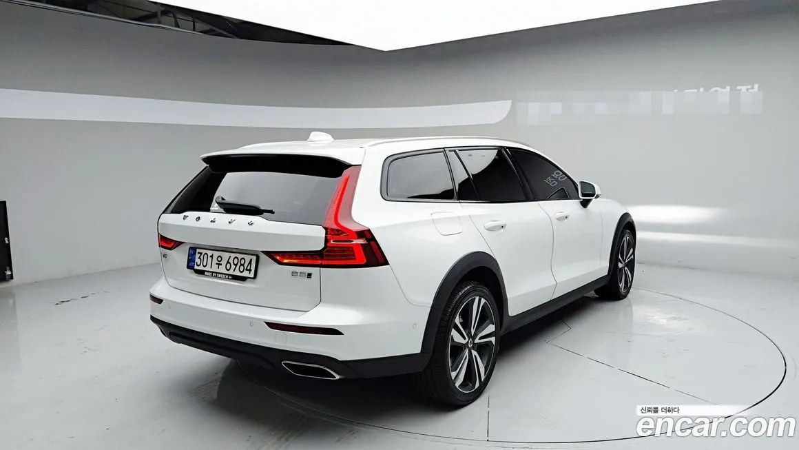 Volvo V60 — фото 7