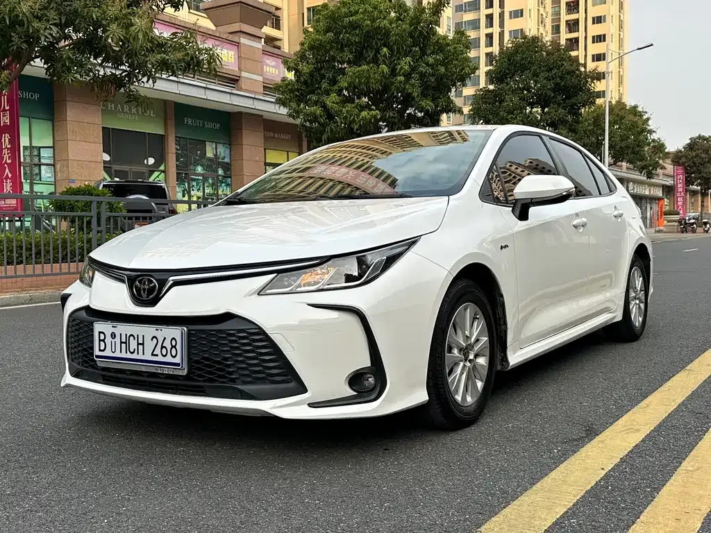Toyota Corolla — фото 1
