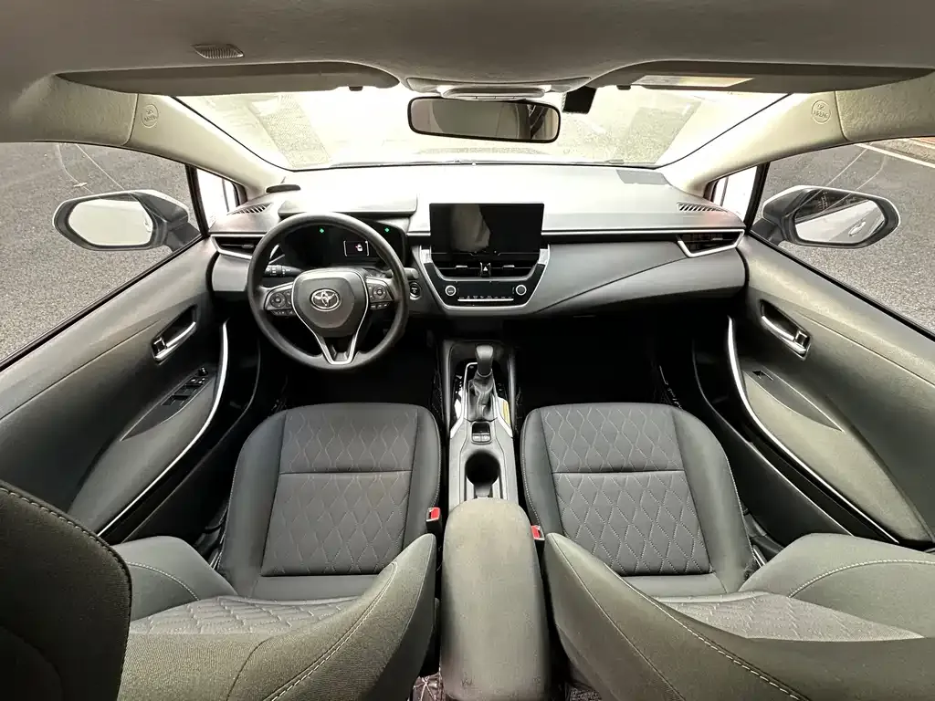 Toyota Corolla — фото 4