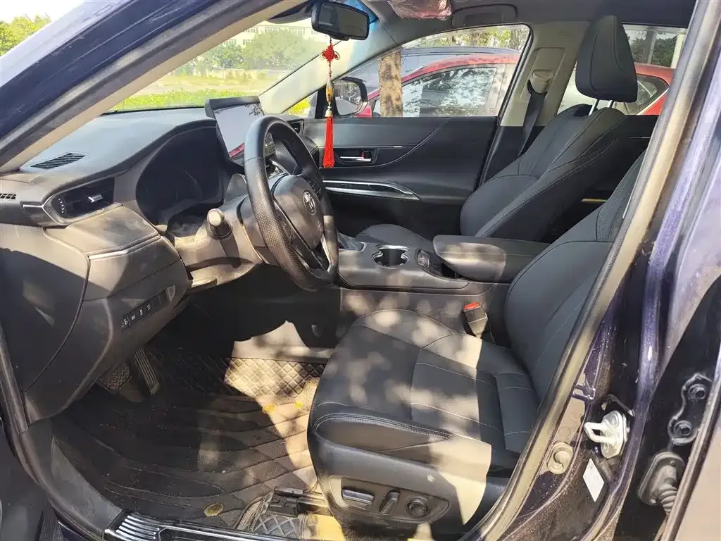 Toyota Harrier — фото 5