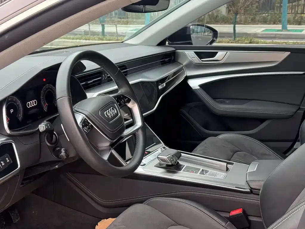 Audi A7L — фото 5