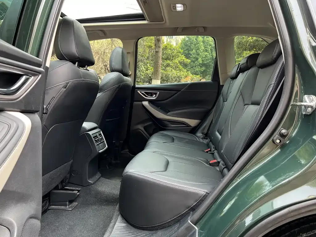 Subaru Forester — фото 2