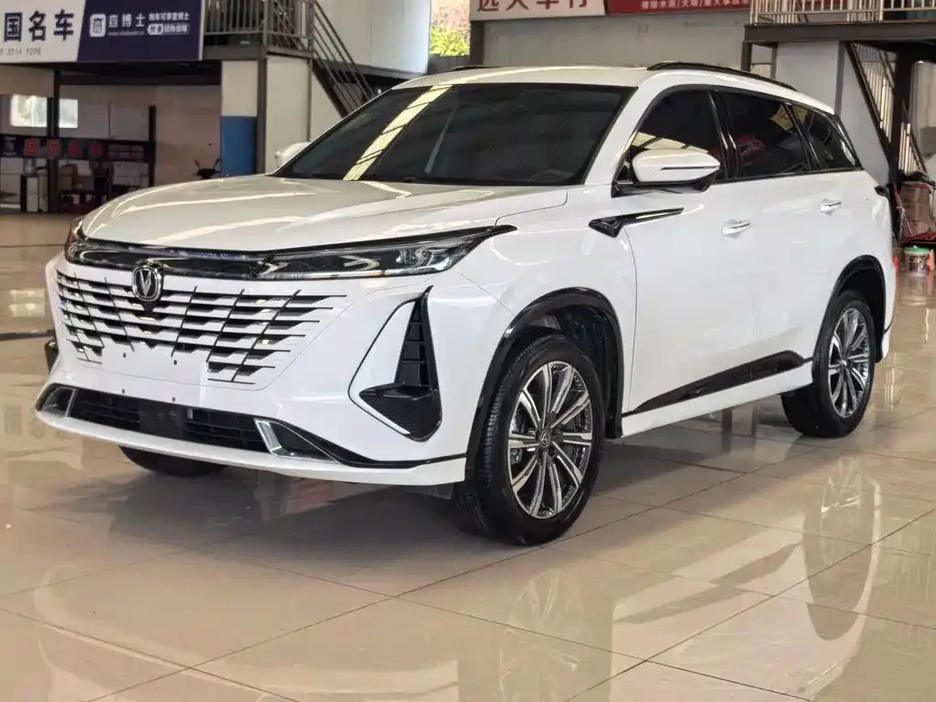 Changan CS75PLUS — фото 9