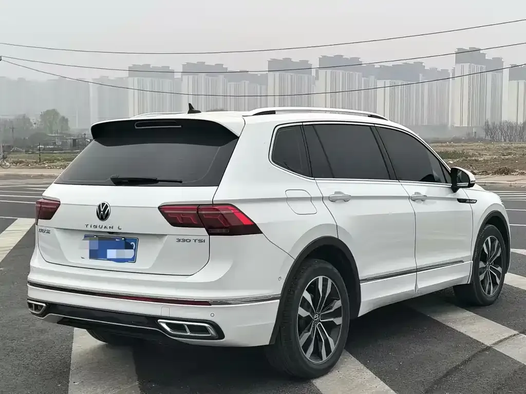Volkswagen Tiguan L — фото 4
