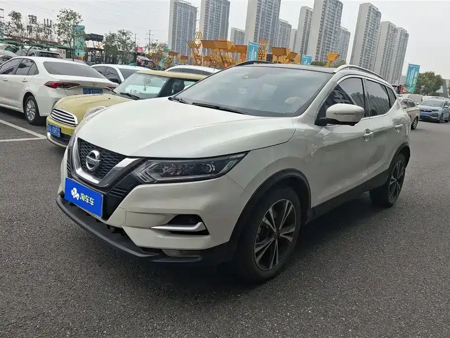 Nissan Qashqai — фото 1