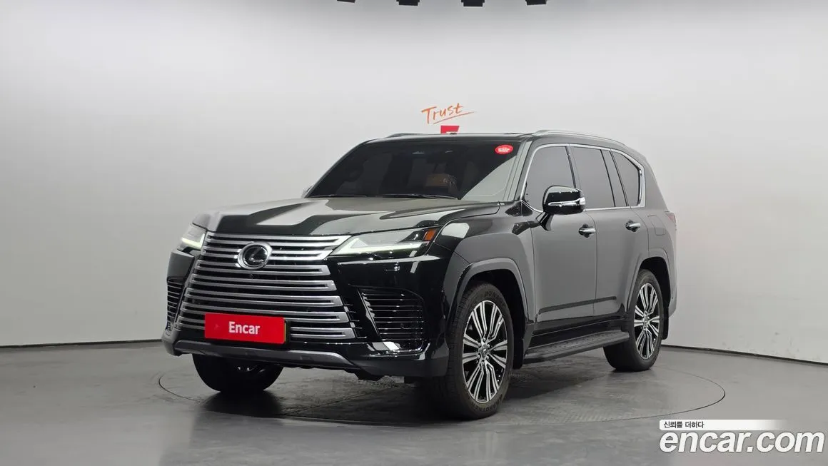 Lexus LX — фото 1