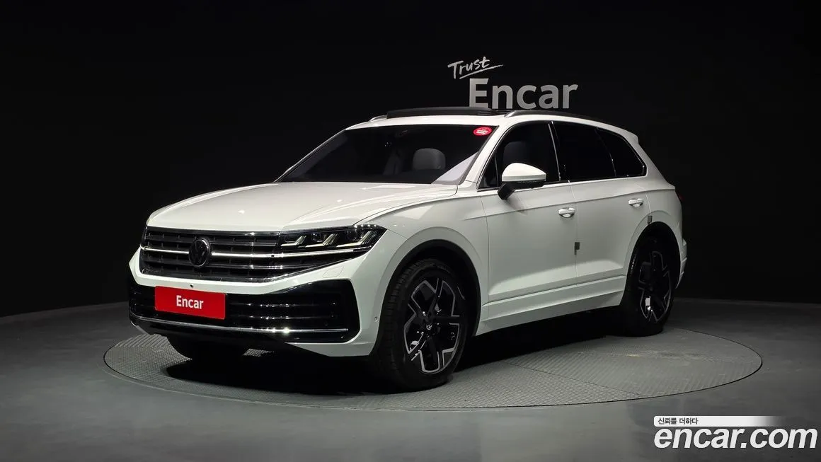 Volkswagen Touareg — фото 1